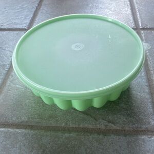 Vintage Tupperware Jello mold